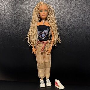 Barbie Mattel 2003 Flavas Hip Hop Doll